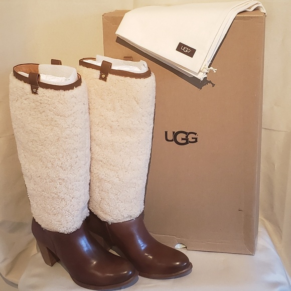 UGG Shoes - 🎁🆕️UGG Australia Ava Boots & FREE Gift🎁